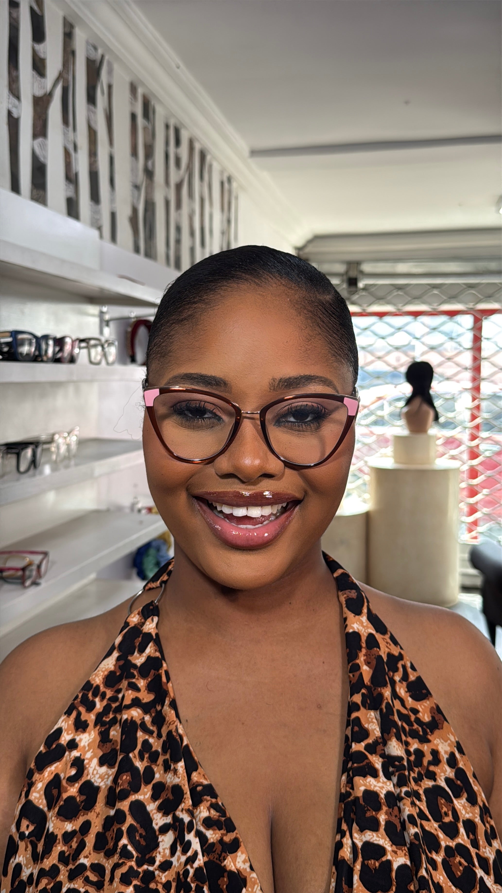 NIA IN BROWN