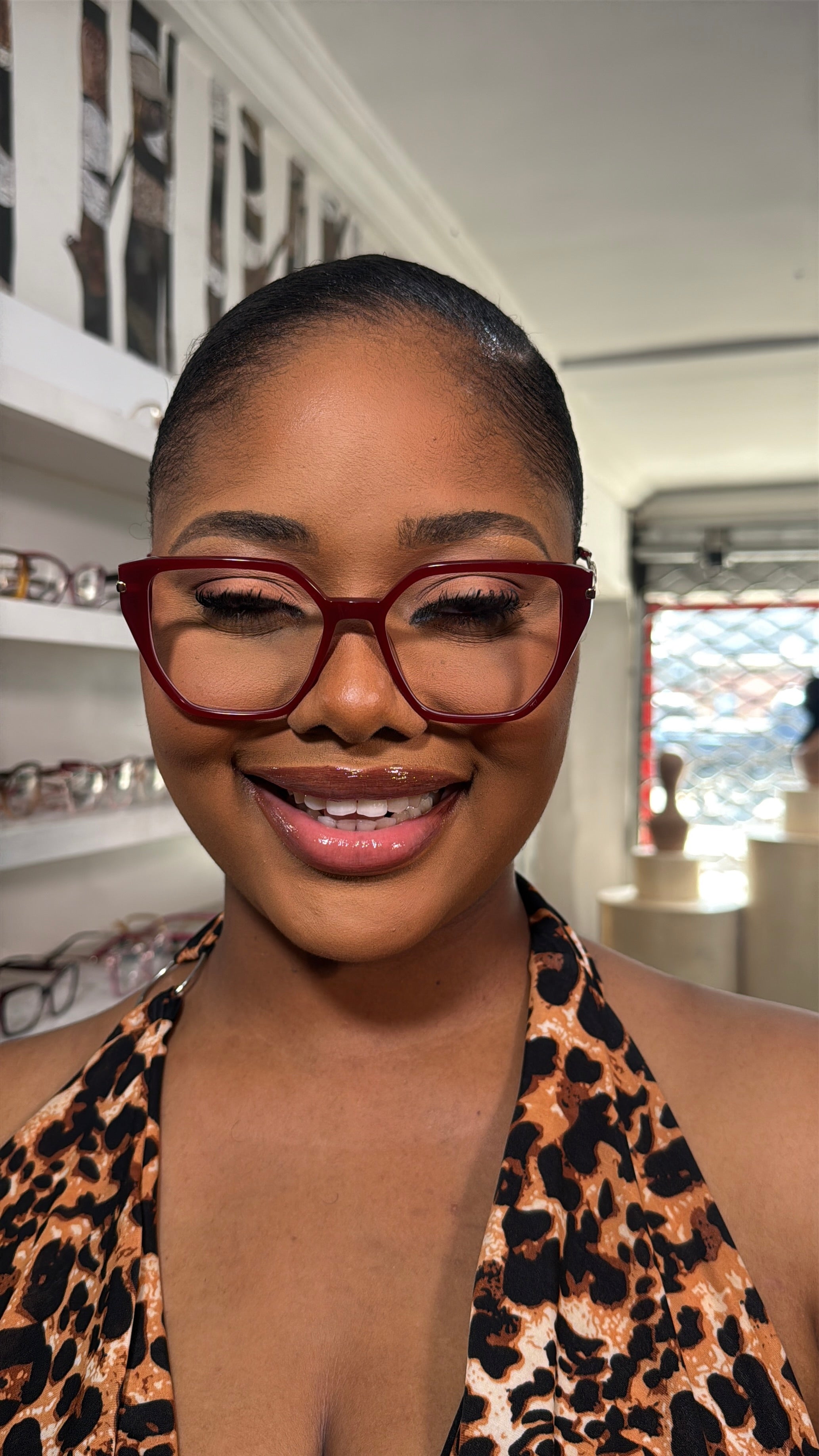 AMIRA FRAMES IN RED