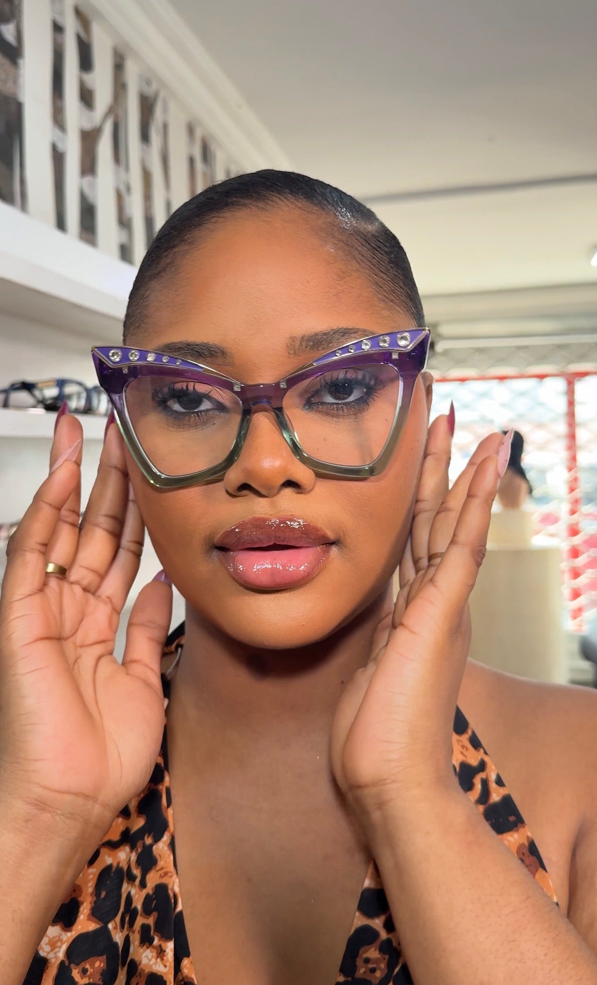 BRITNEY FRAMES IN PURPLE