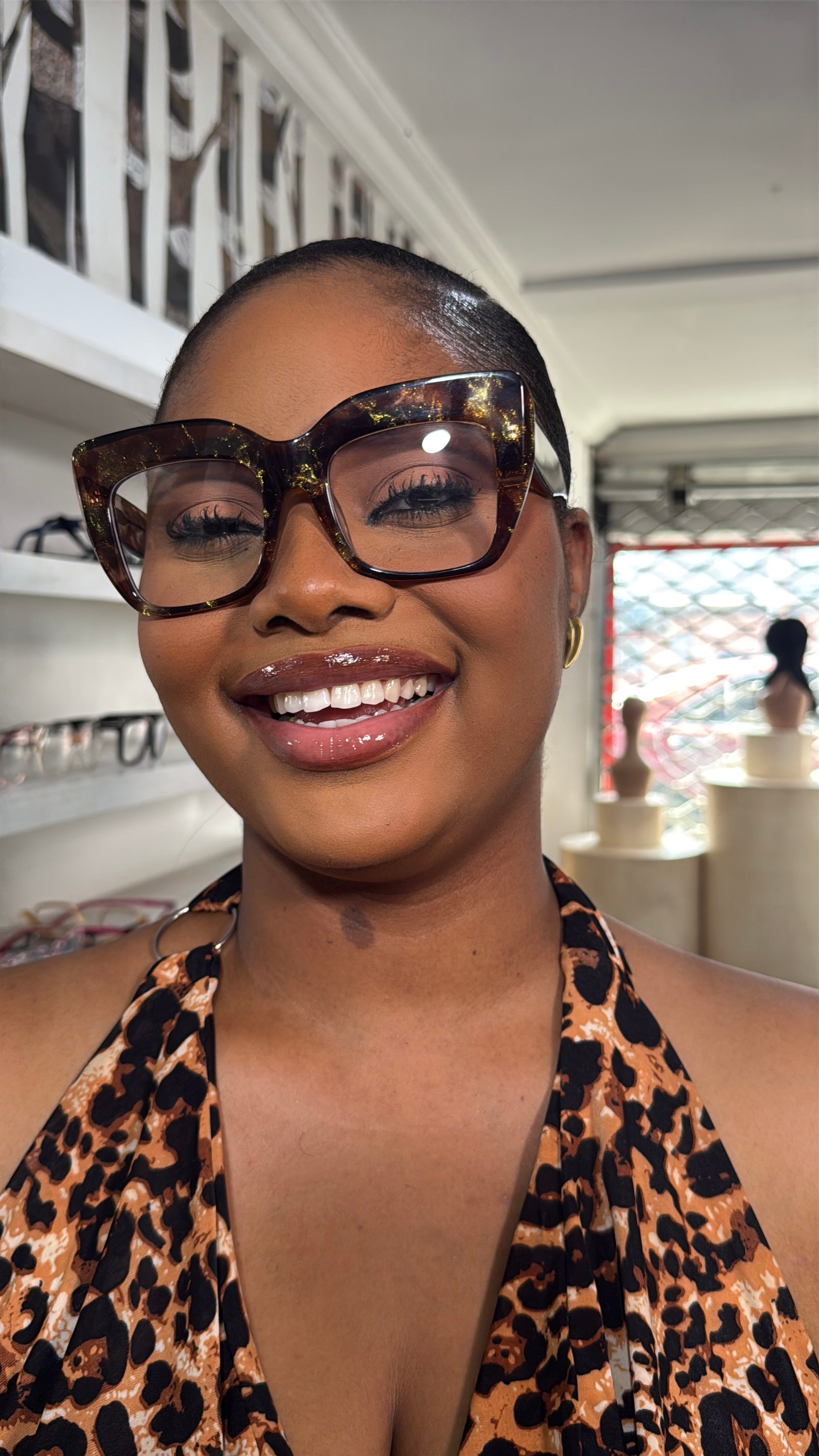 CINDY IN BROWN