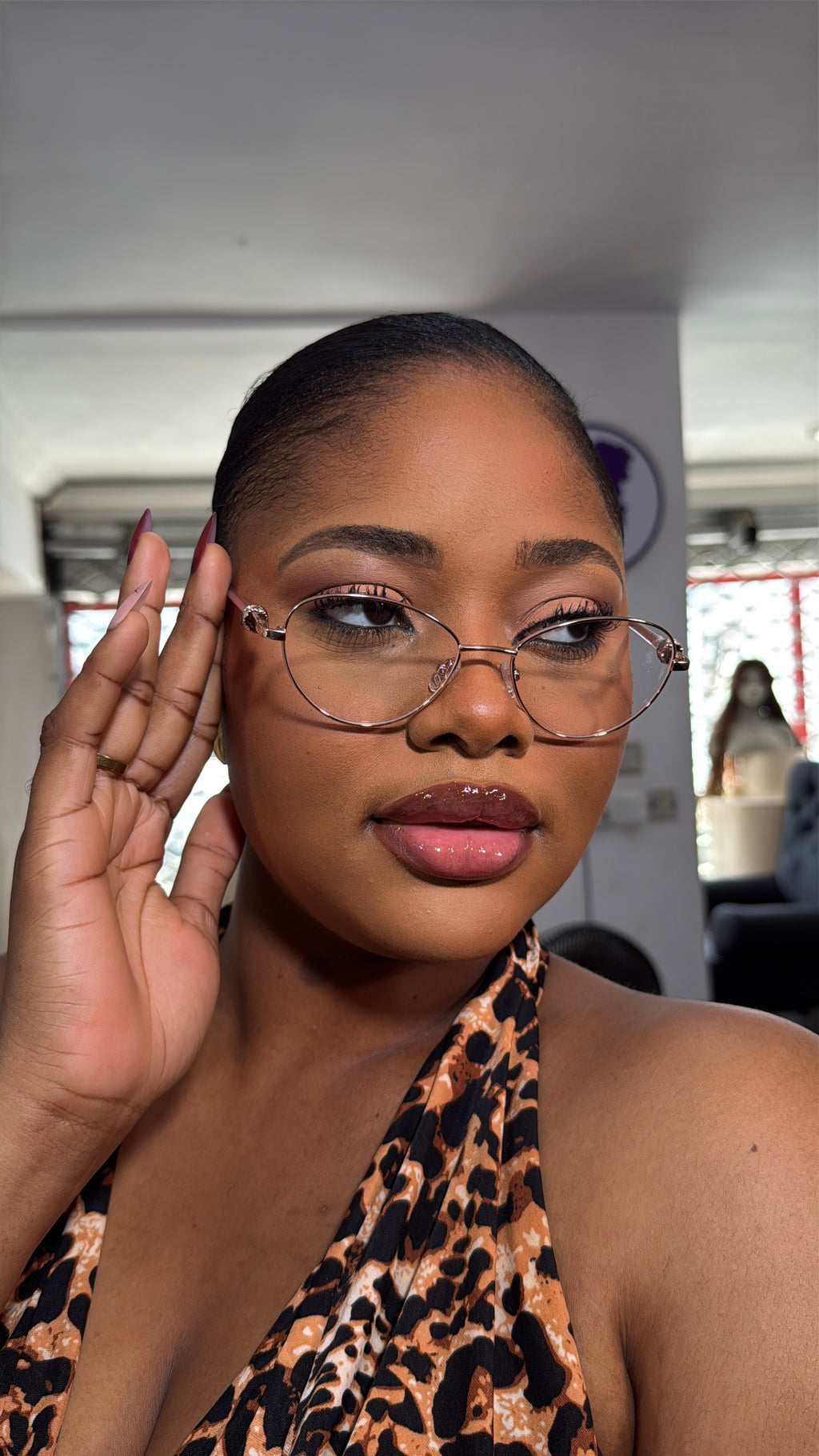 WINNIE FRAMES IN NUDE