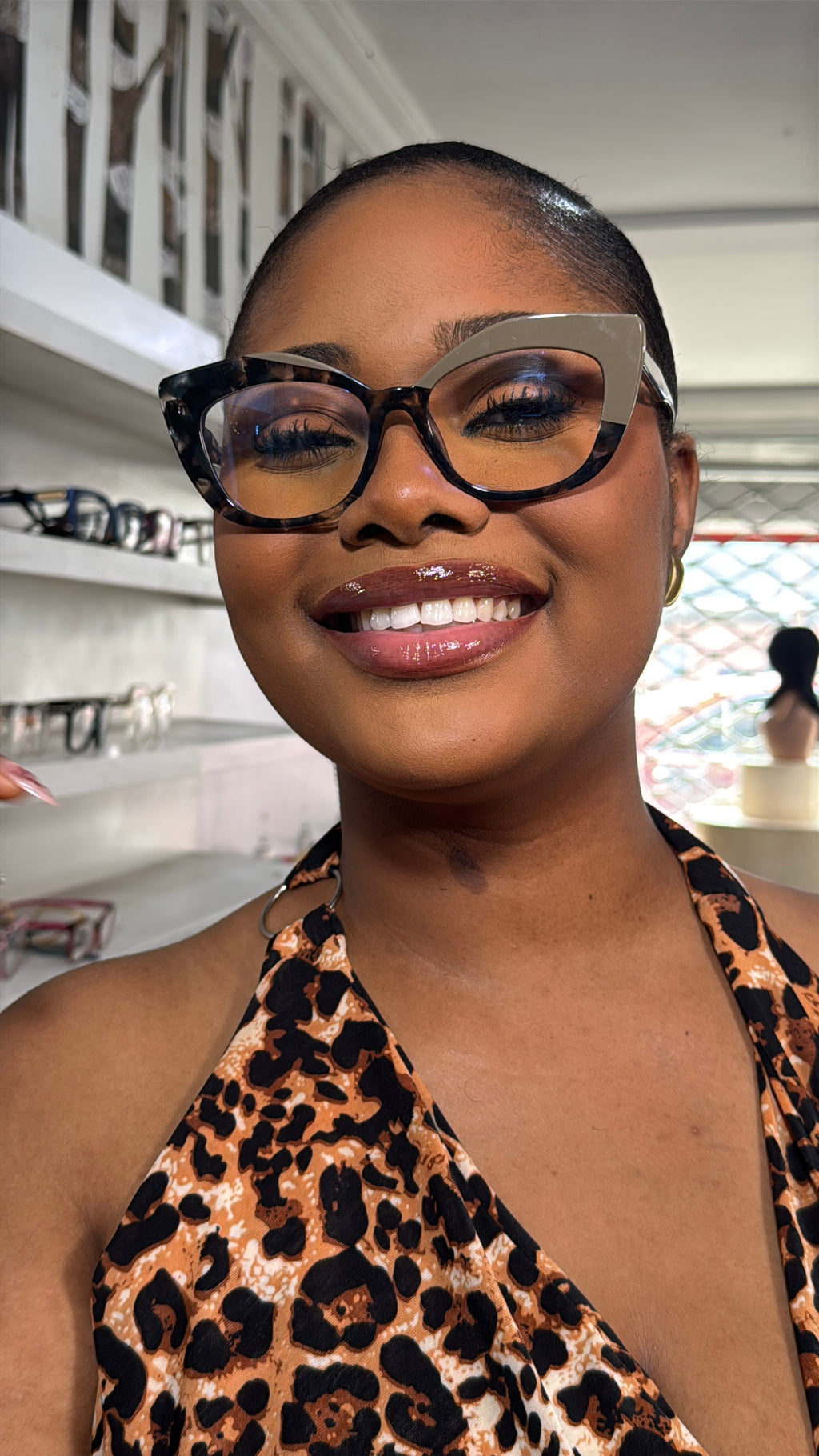 ABI FRAMES IN NUDE